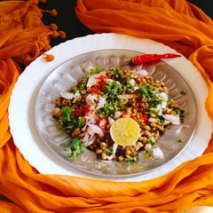 A picture of Moong chaat 😋 Boil Moong chaat 😋.