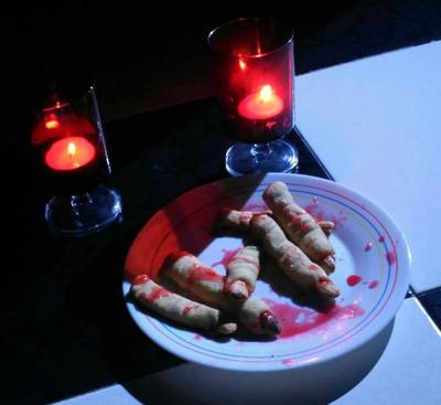 Dedos sangrientos de bruja