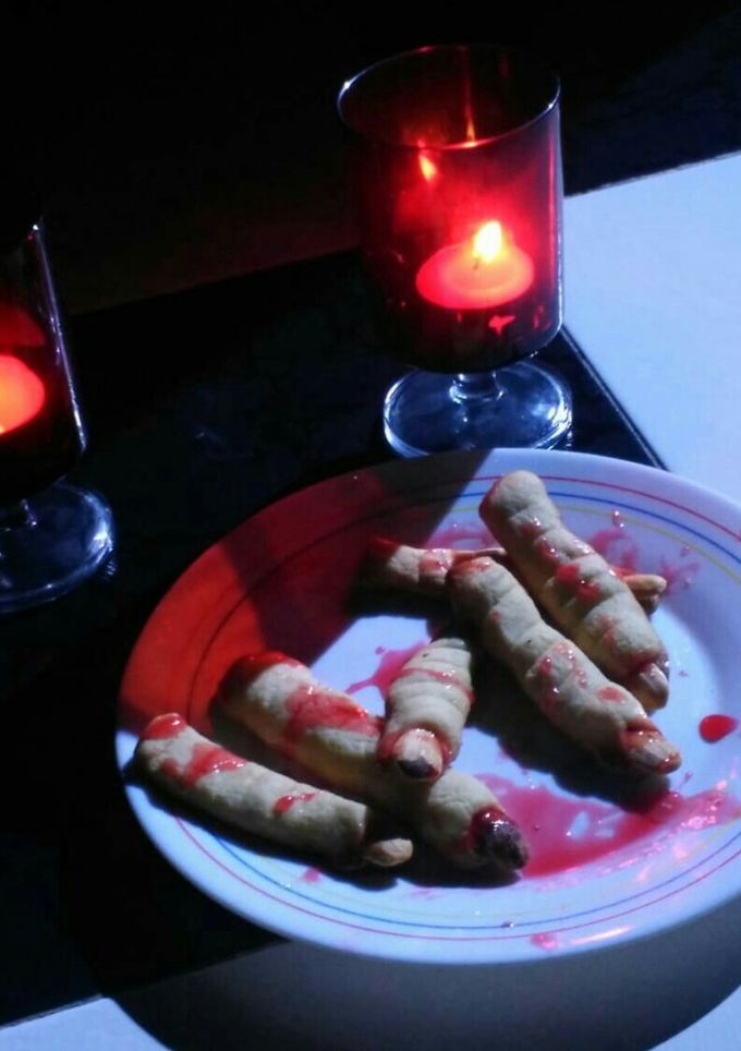 Una foto de Dedos sangrientos de bruja
