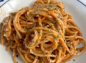 Foto principal de Pasta con salsa de cherry, burrata y Módena