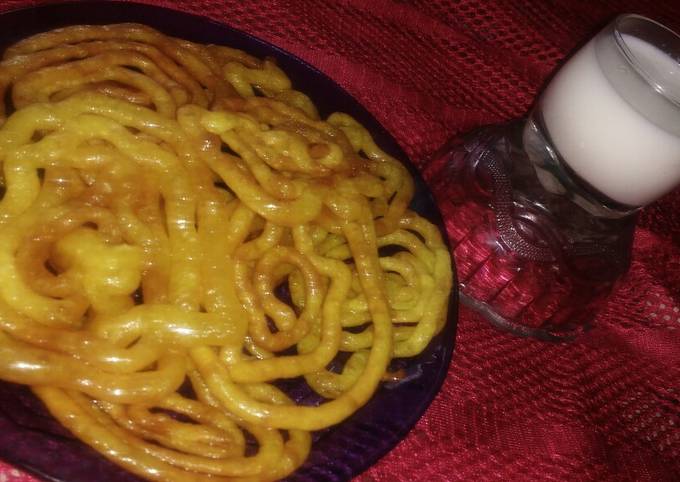 Jalebi with hot milk