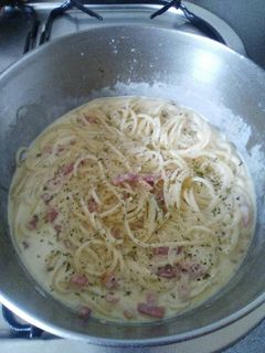Una foto de Espaguetis Carbonara a mi manera