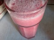 Una foto de batido de sandía sin leche