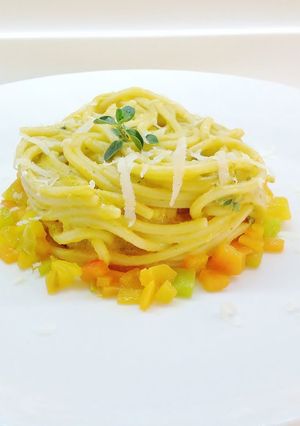 Foto di Spaghetto quadro con condimento cotto e crudo