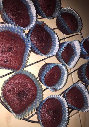 A picture of Red velvet cup cakes.