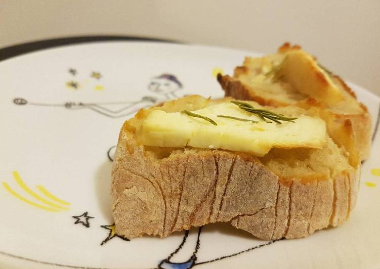 Tartine chèvre miel romarin