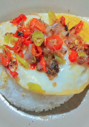 Foto resep Telor ceplok sambal matah simple