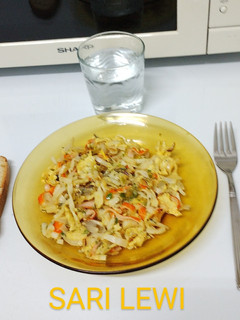 Una foto de Cena caliente día 2>Segundo>Revuelto de huevo, surimi, perejil y cebolla