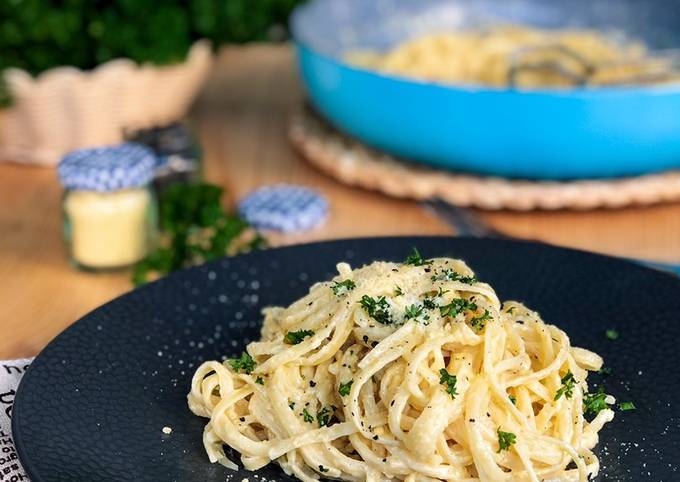 Fettuccine Alfredo