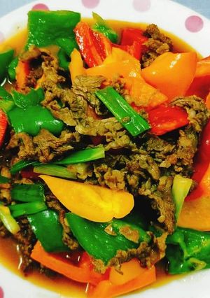 三色椒炒牛肉 的食譜成品照片
