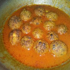 A picture of Peas kofta curry.