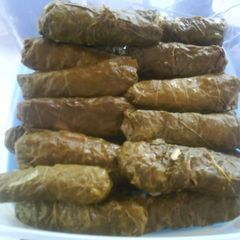 A picture of Fylla (grape leaves).