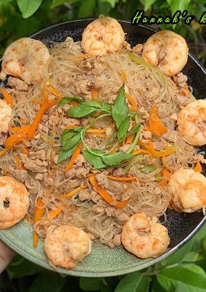 Hình của món Miến xào tôm thịt.