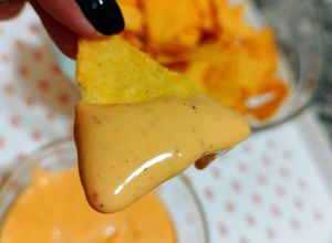 Mozis cheddar sajtszósz 🧀 recept fotója