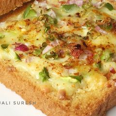 A picture of Chilli Cheese Toast.