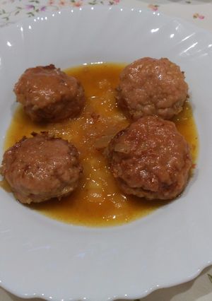 Una foto de Albóndigas de ternera en salsa de vino blanco