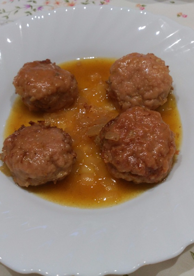 Una foto de Albóndigas de ternera en salsa de vino blanco