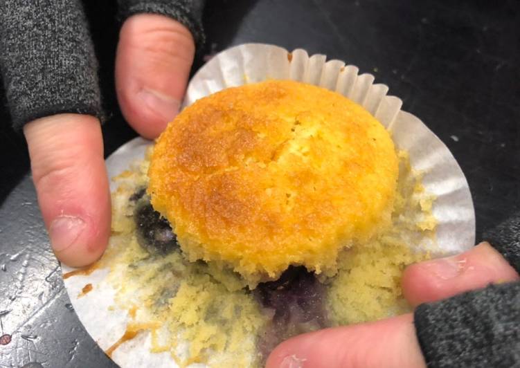 Simple Way to Make Perfect Blueberry Muffins