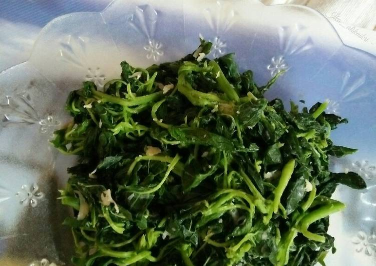 Langkah Mudah untuk mengolah Not-so-authentic Sigeumchi-namul (시금치나물) - Spinach side dish, Lezat Sekali