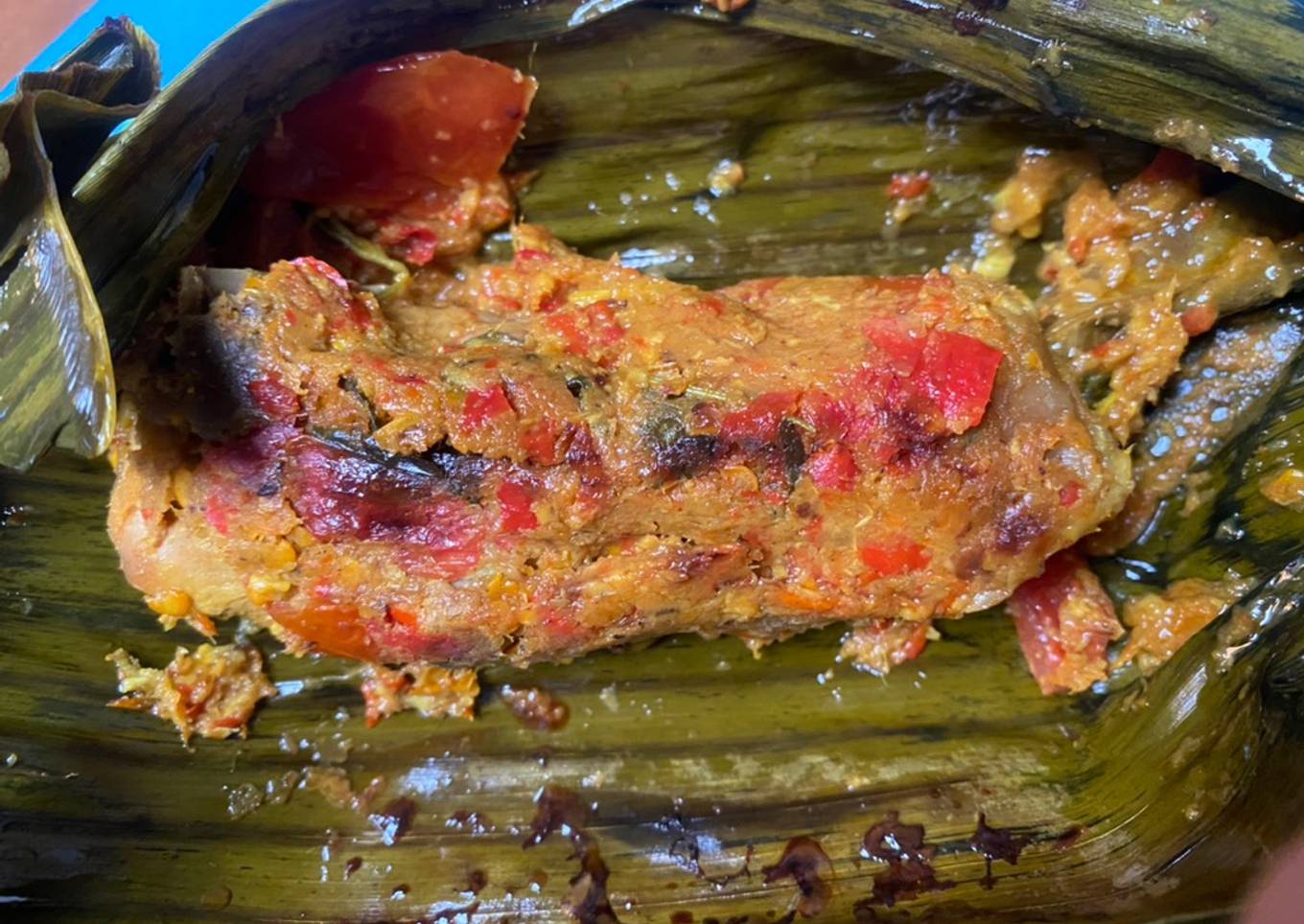 Pepes Bakar Ayam Kemangi Pedas