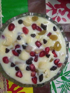 फ्रूट कस्टर्ड (Fruit custard recipe in hindi) रेसिपी मुख्य फोटो