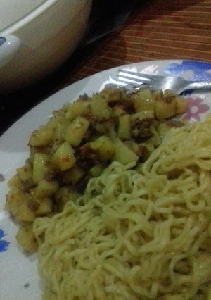 A picture of Sultan chips with indomie.
