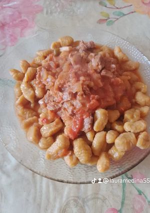 Una foto de Ñoquis de zapallo con salsa de carne 😃😍🤤😏