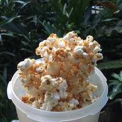 รูปของ Salted Caramel Pop Corn