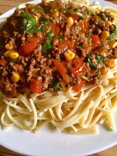 A picture of Spaghetti and minced meat.