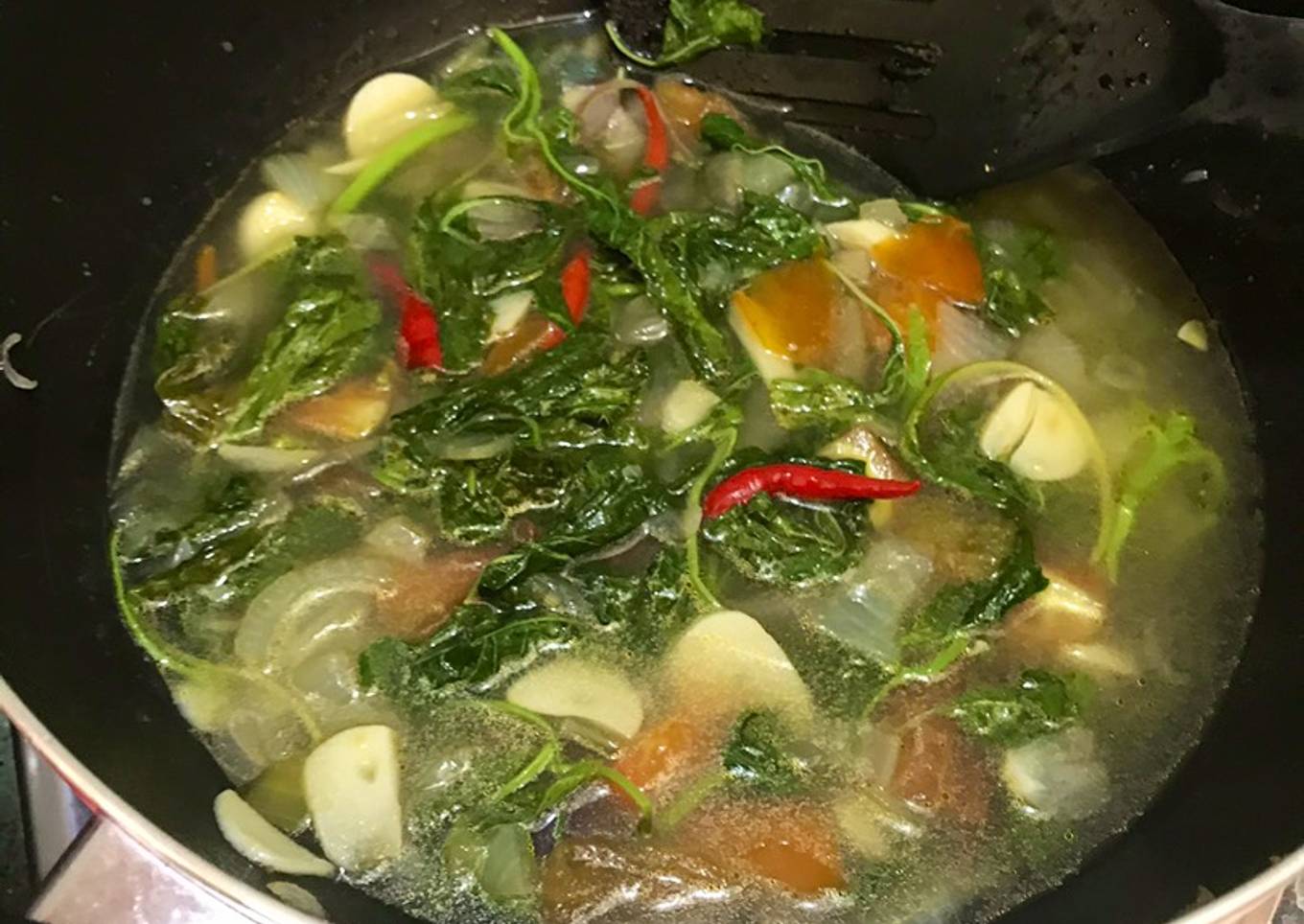 Bayam goreng untuk anak-anak