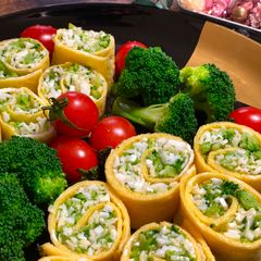 A picture of Salad Egg Roll.