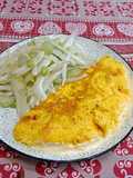 Omelette, zafferano, formaggio spalmabile e peperoncino in polvere