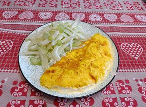 Foto di Omelette, zafferano, formaggio spalmabile e peperoncino in polvere