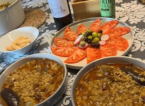 Foto principal de Arroz meloso de alcachofa y zanahoria morada con ensalada de tomate del Perelló #CocinaDeMercado