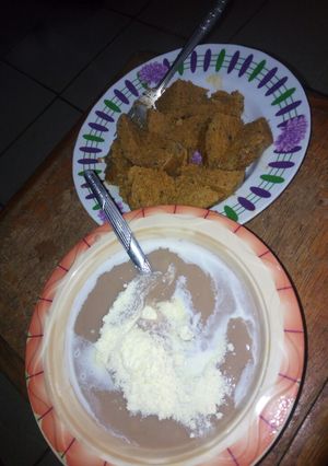 A picture of Local moi moi(Apapa) with pap.
