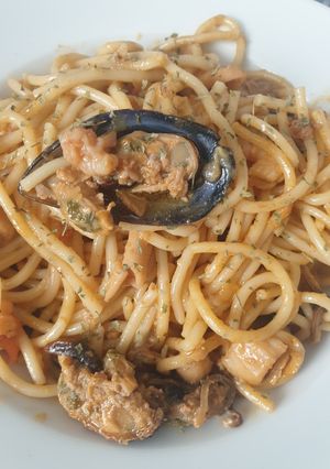 Una foto de Spaghetti de marisco con sidra en mambo