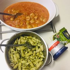 A picture of Creamy Pesto Pasta Bake.