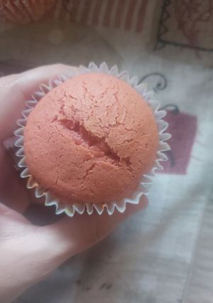 Una foto de 🧁Muffins de masa red velvet cake 🧁