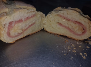 Una foto de Pan casero relleno 😋