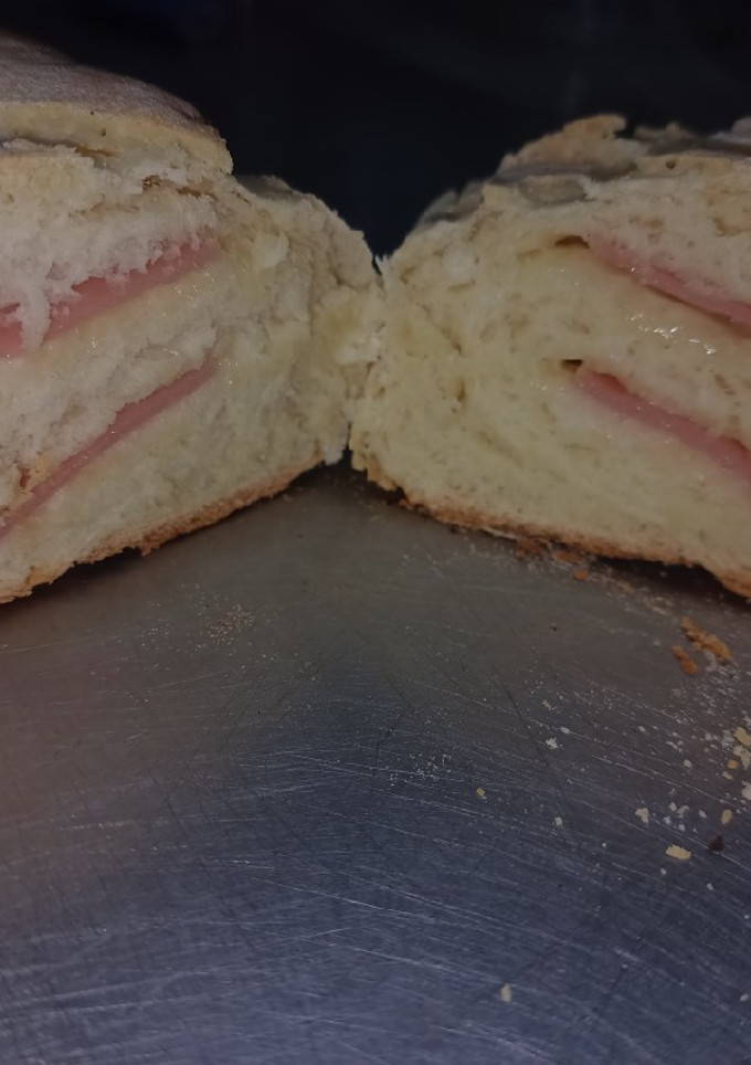 Una foto de Pan casero relleno 😋