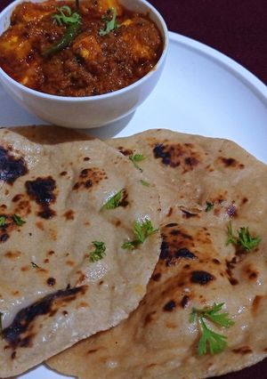 तंदूरी रोटी (Tandoori Roti recipe in Hindi) रेसिपी मुख्य फोटो