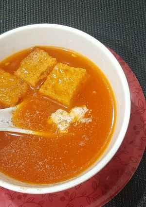 A picture of Tomato soup.