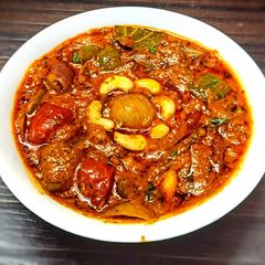 A picture of Capsicum Onion curry.