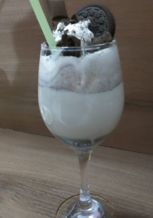 ओरियो शेक (Oreo shake recipe in hindi) रेसिपी मुख्य फोटो