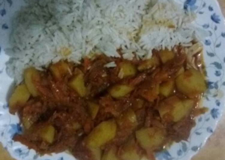Easiest Way to Prepare Speedy Boiled Rice with Stewed Potatoes