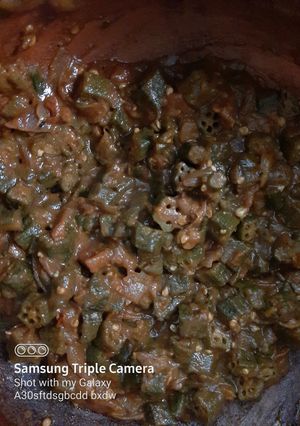 A picture of Bhindi gravy.
