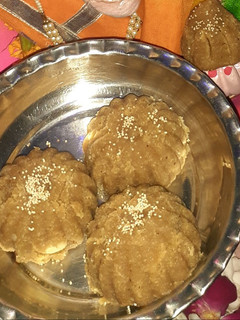 ચુરમાના લાડુ(ladu recipe in gujarati) રેસીપી મુખ્ય ફોટો