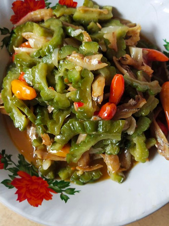 Langkah Mudah untuk Membuat Tumis Pare Teri, Bisa Manjain Lidah