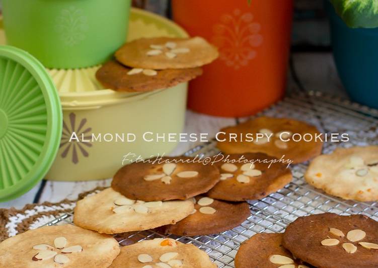 Almond cheese crispy