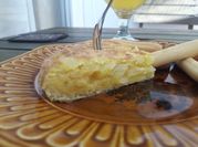 Una foto de tortilla de patatas con cebolla